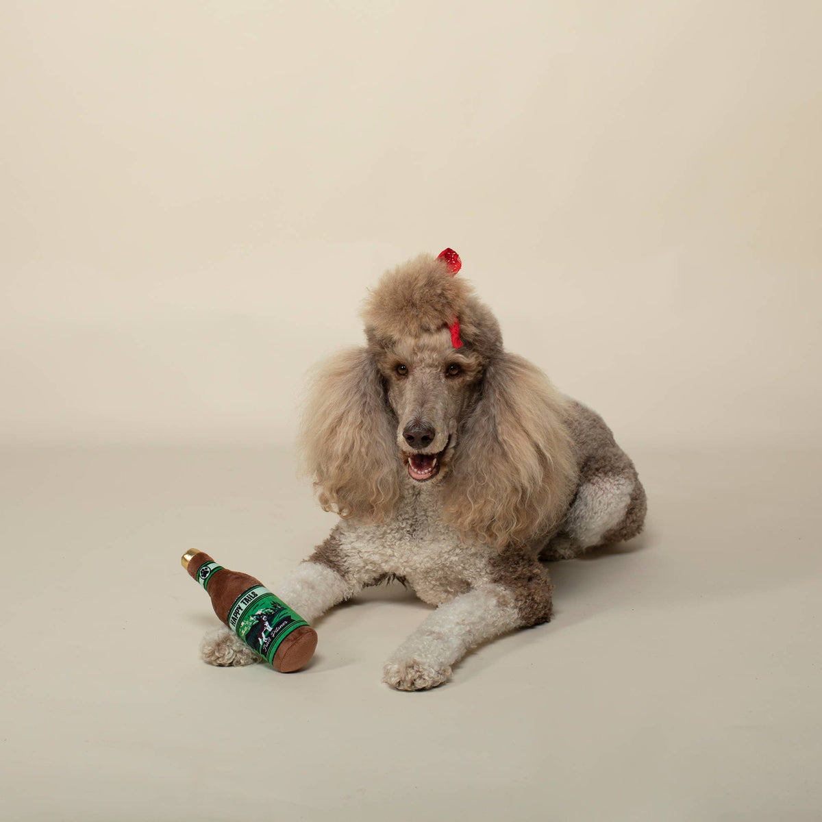 Petshop by Fringe Studio - HAPPY TAILS BEER BOTTLE PLUSH DOG TOY
